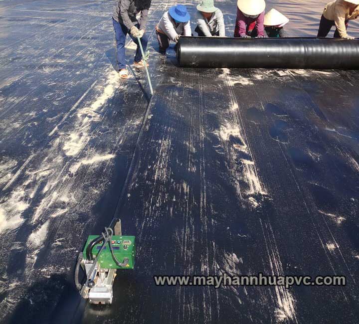 m&aacute;y h&agrave;n bạt nhựa HDPE GM1 chống thấm hồ chứa