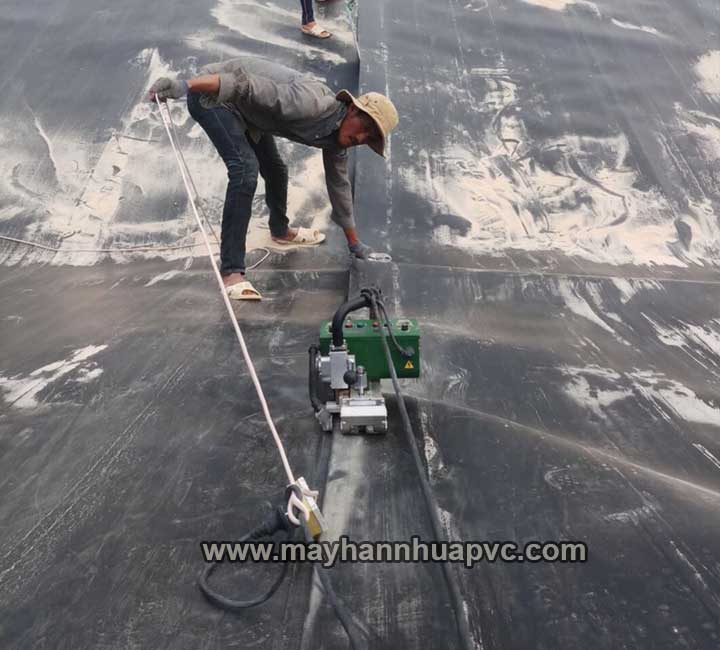 M&aacute;y h&agrave;n bạt HDPE lst gm1