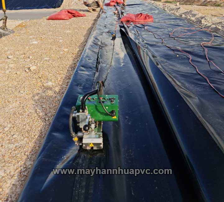 M&aacute;y h&agrave;n bạt hdpe d&agrave;y 1.5mm