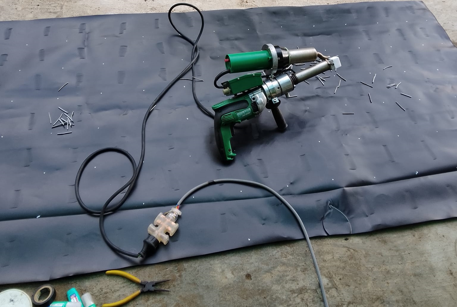 M&aacute;y h&agrave;n đ&ugrave;n nhựa LST600A h&agrave;n bạt HDPE