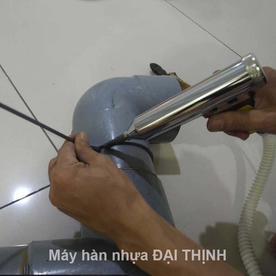 M&aacute;y h&agrave;n ống nhựa PVC