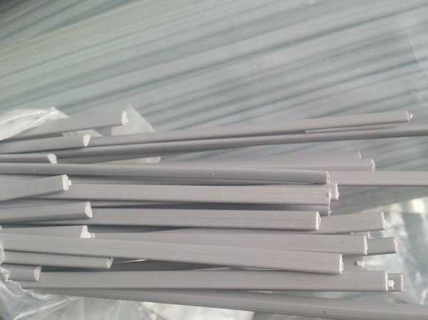 Que h&agrave;n nhựa PVC tam gi&aacute;c